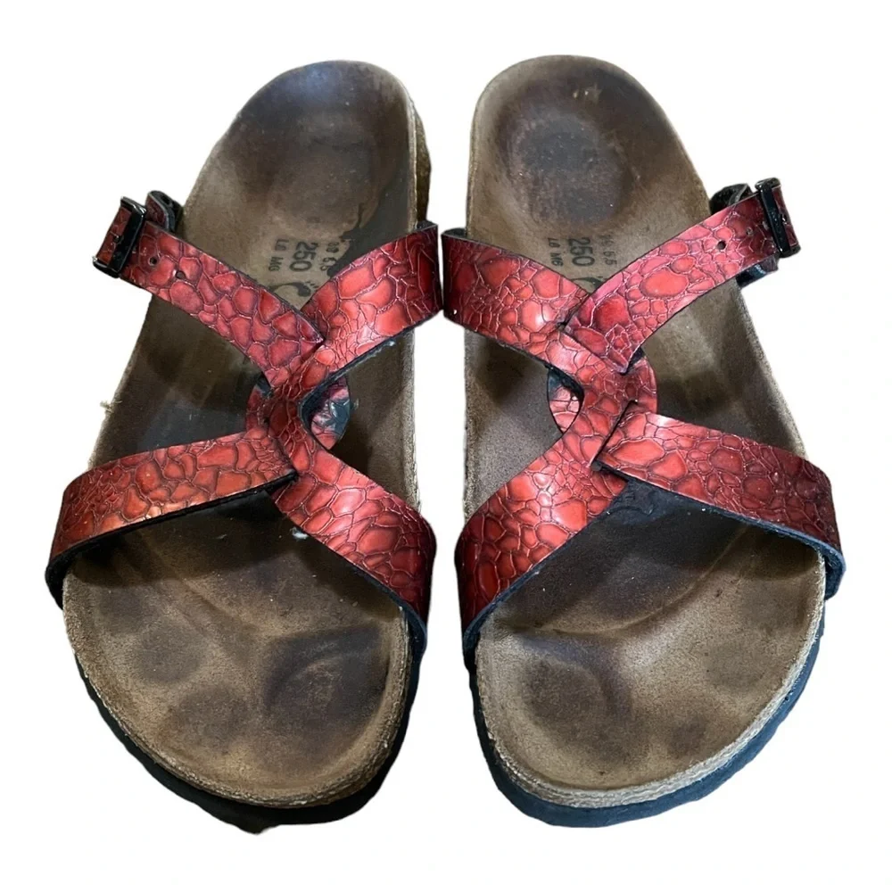 Birki’s Red Embossed Reptile Print Sandals Size 39 (L8 / M6)